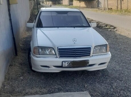 Mercedes C 230