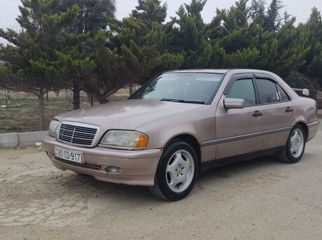 Mercedes C 200