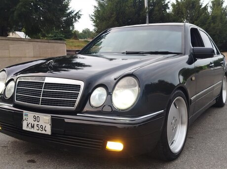 Mercedes E 300