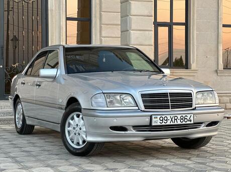 Mercedes C 200