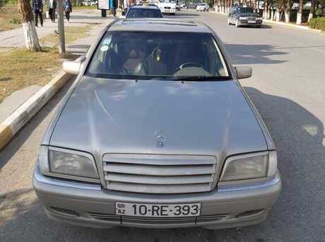 Mercedes C 180