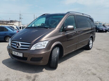 Mercedes Viano 2011