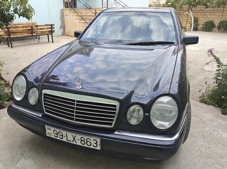 Mercedes E 220