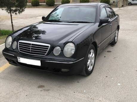 Mercedes E 220