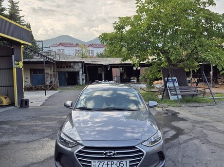 Hyundai Elantra 2018
