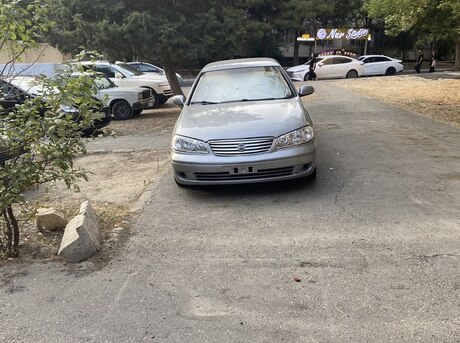 Nissan Sunny 2005