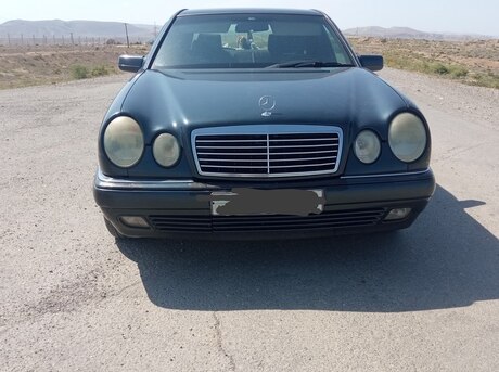 Mercedes E 230
