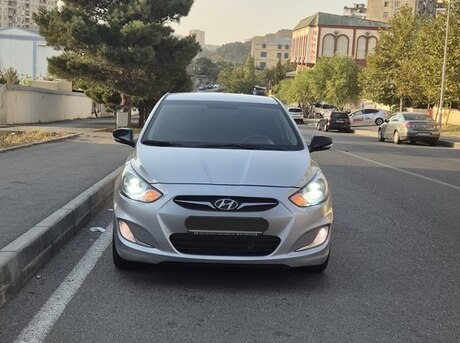Hyundai Accent 2011