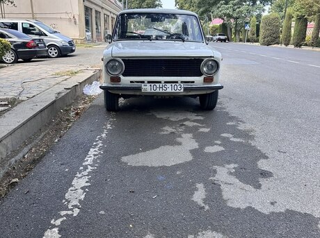 LADA (VAZ) 21011