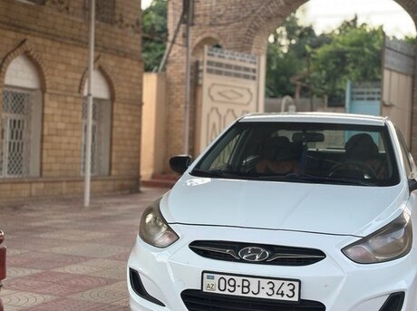 Hyundai Accent 2013