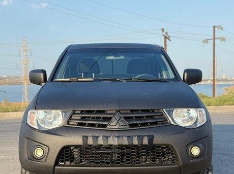 Mitsubishi L200 2011