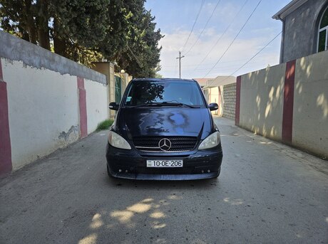 Mercedes Viano 2005
