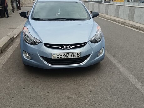 Hyundai Elantra 2012