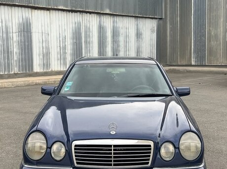 Mercedes E 230