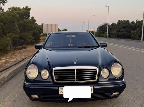 Mercedes E 230