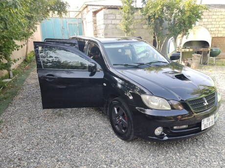 Mitsubishi Airtrek 2002