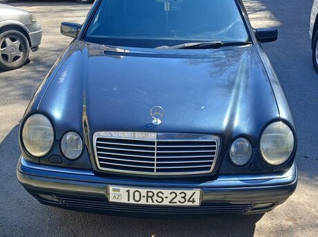 Mercedes E 230