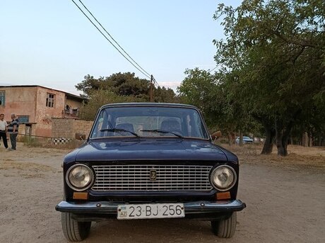LADA (VAZ) 21011