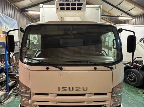 Isuzu NPR 75 L