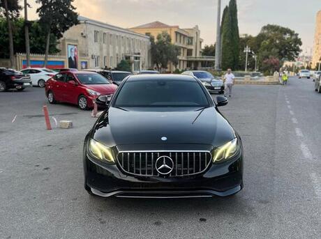 Mercedes E 200