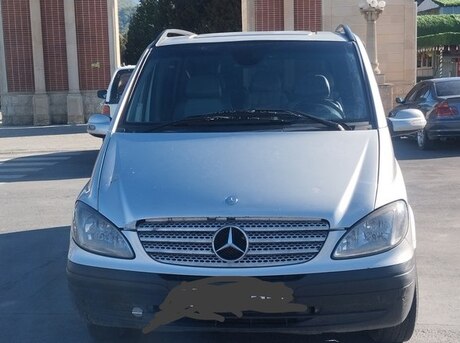 Mercedes Viano 2003