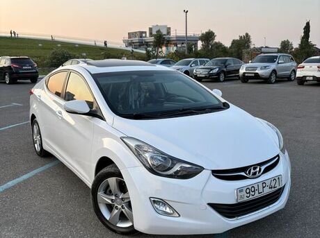 Hyundai Elantra 2012