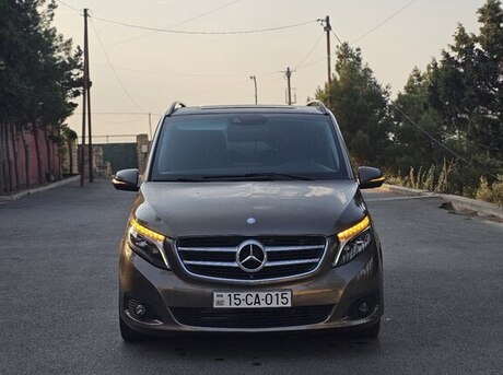 Mercedes V 220 2014