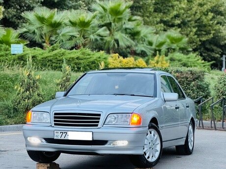 Mercedes C 230