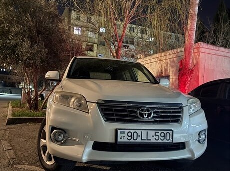 Toyota RAV4 2011
