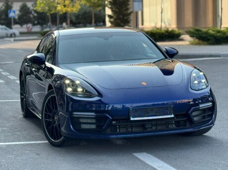 Porsche Panamera 2023