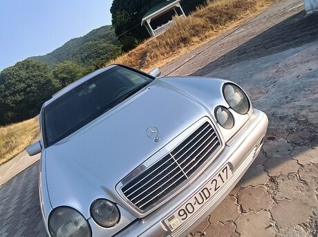 Mercedes E 220 1996
