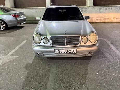 Mercedes E 230