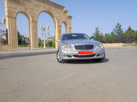 Mercedes E 240 2002