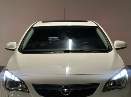 Opel Astra 2011