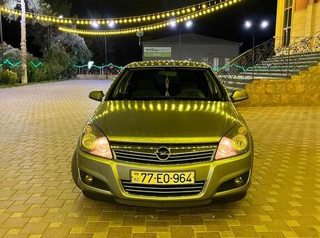 Opel Astra 2010