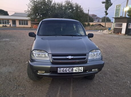 Chevrolet Niva 2004