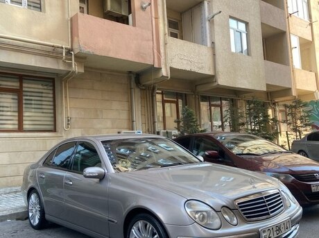 Mercedes E 220 2003