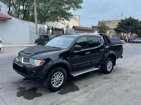 Mitsubishi L200 2014