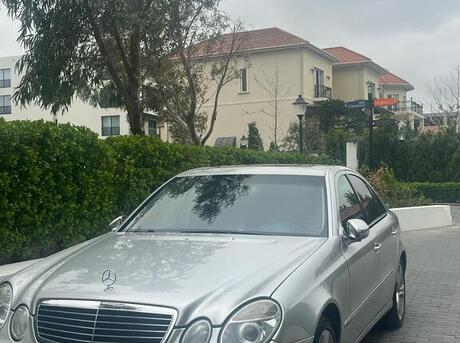 Mercedes E 200 2004