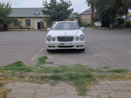 Mercedes E 220 2000