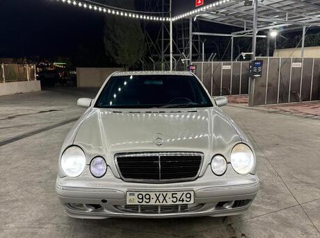 Mercedes E 220