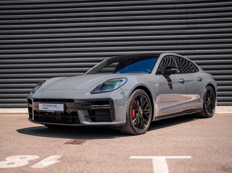 Porsche Panamera GTS 2024