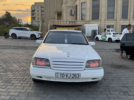Mercedes C 180
