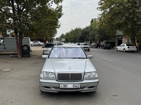 Mercedes C 180