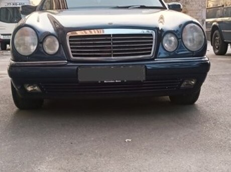 Mercedes E 220