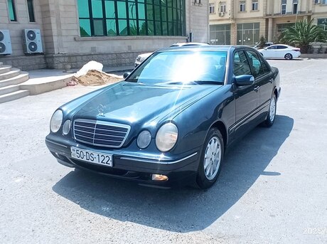 Mercedes E 220