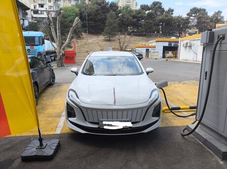 Hongqi  2025