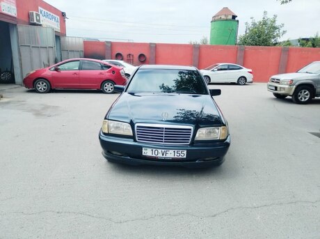 Mercedes C 180