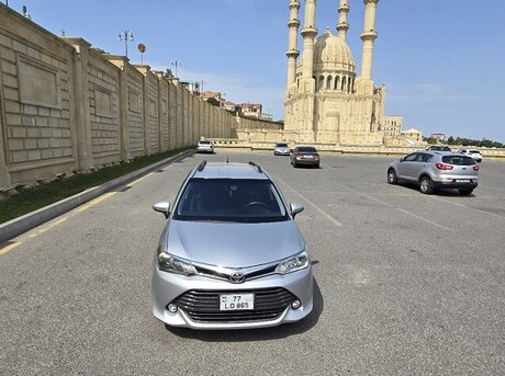 Toyota Corolla Fielder 2015