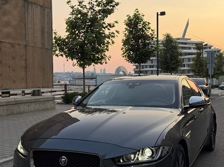 Jaguar XE 2018